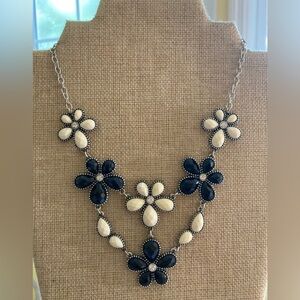 Premier Designs Flowers Bib Necklace‎